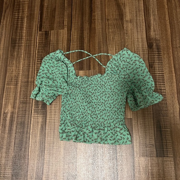 Tops - Green Puffy Sleeve Top